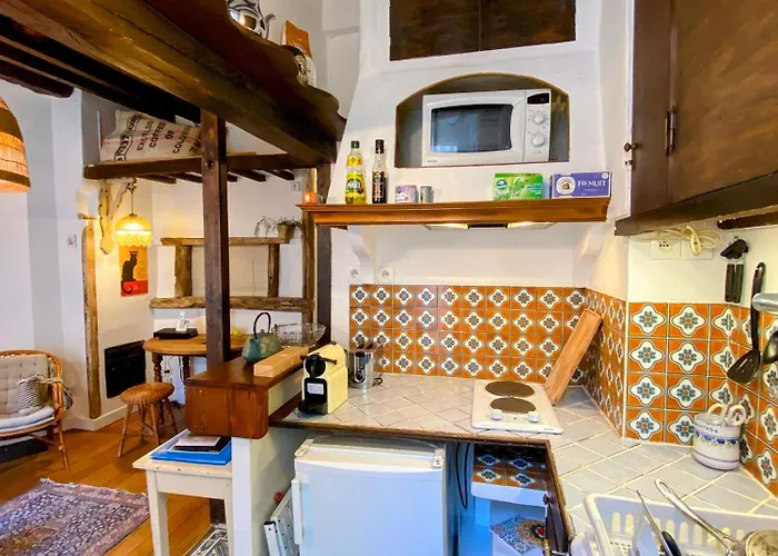 Montmartre Soulful Apartment Paris
