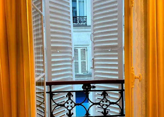 Montmartre Soulful Apartment