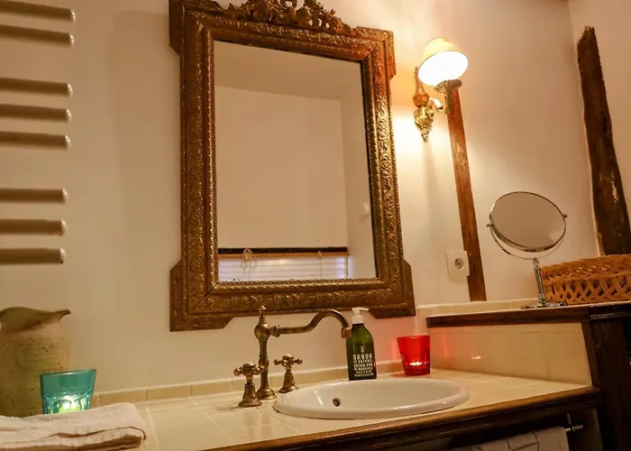 Montmartre Soulful Apartment Paris